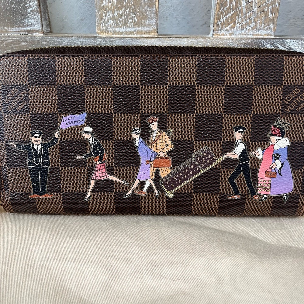 Louis Vuitton Illustre Damier Ebene Lavender Interior
